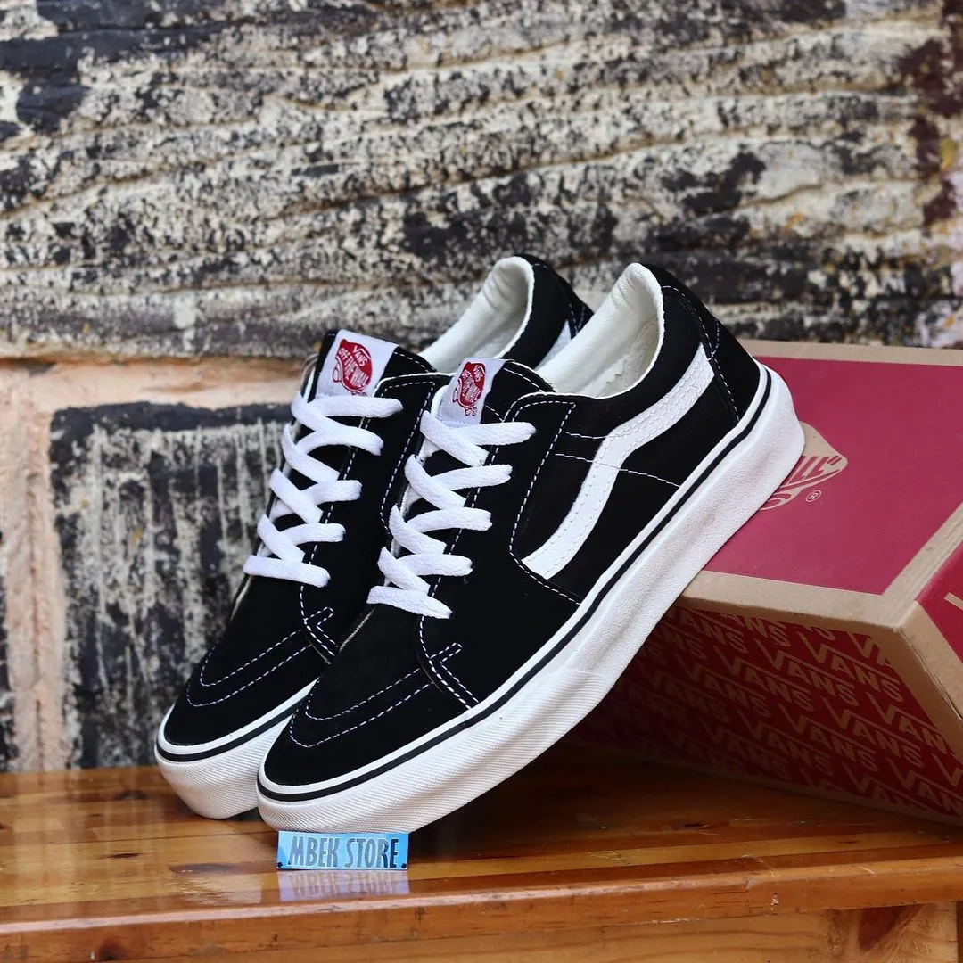 sepatu vans black white